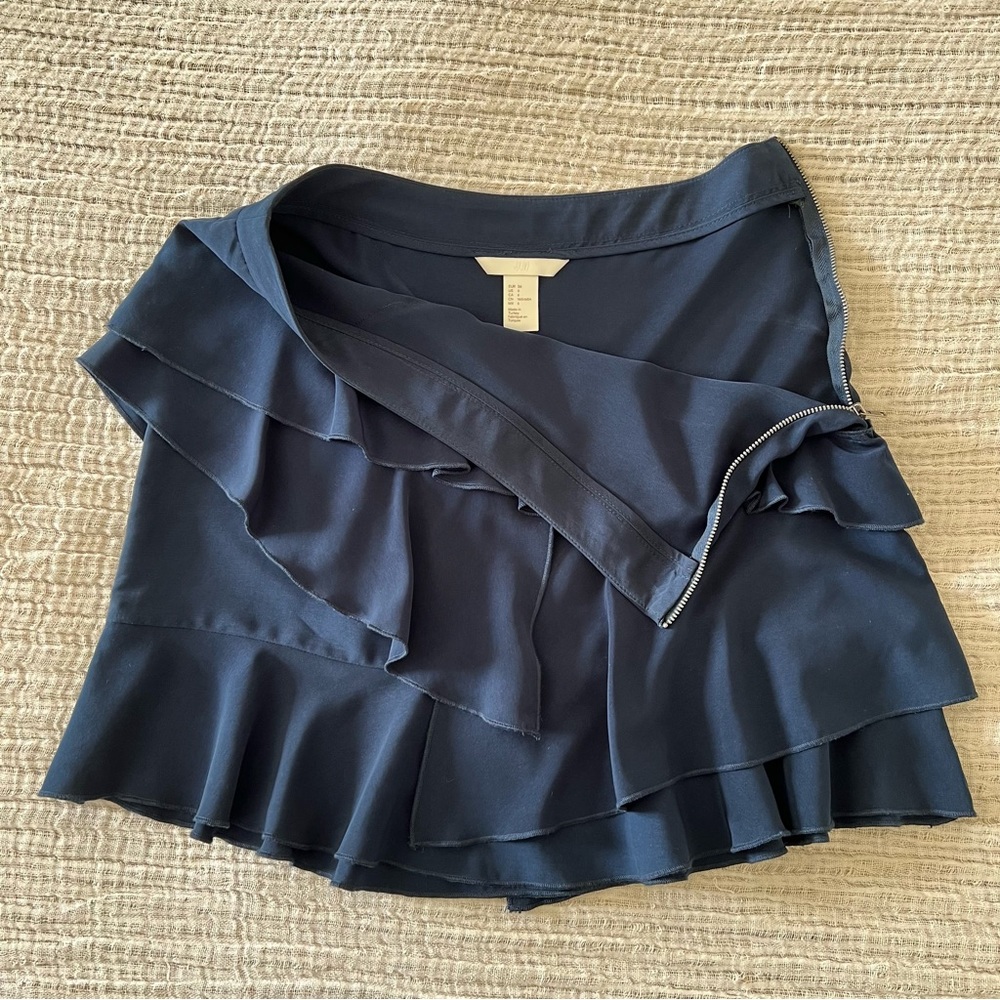 H&M Navy Ruffle Mini Skirt - Picture 3 of 5